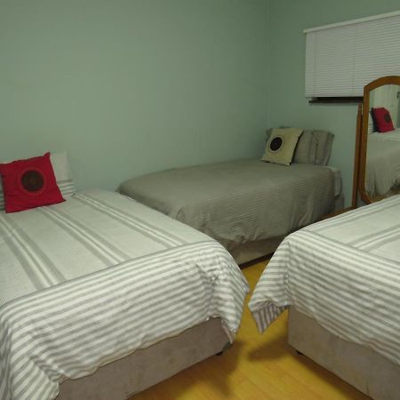 The Musafer Travel Lodge Питърмарицбург Екстериор снимка