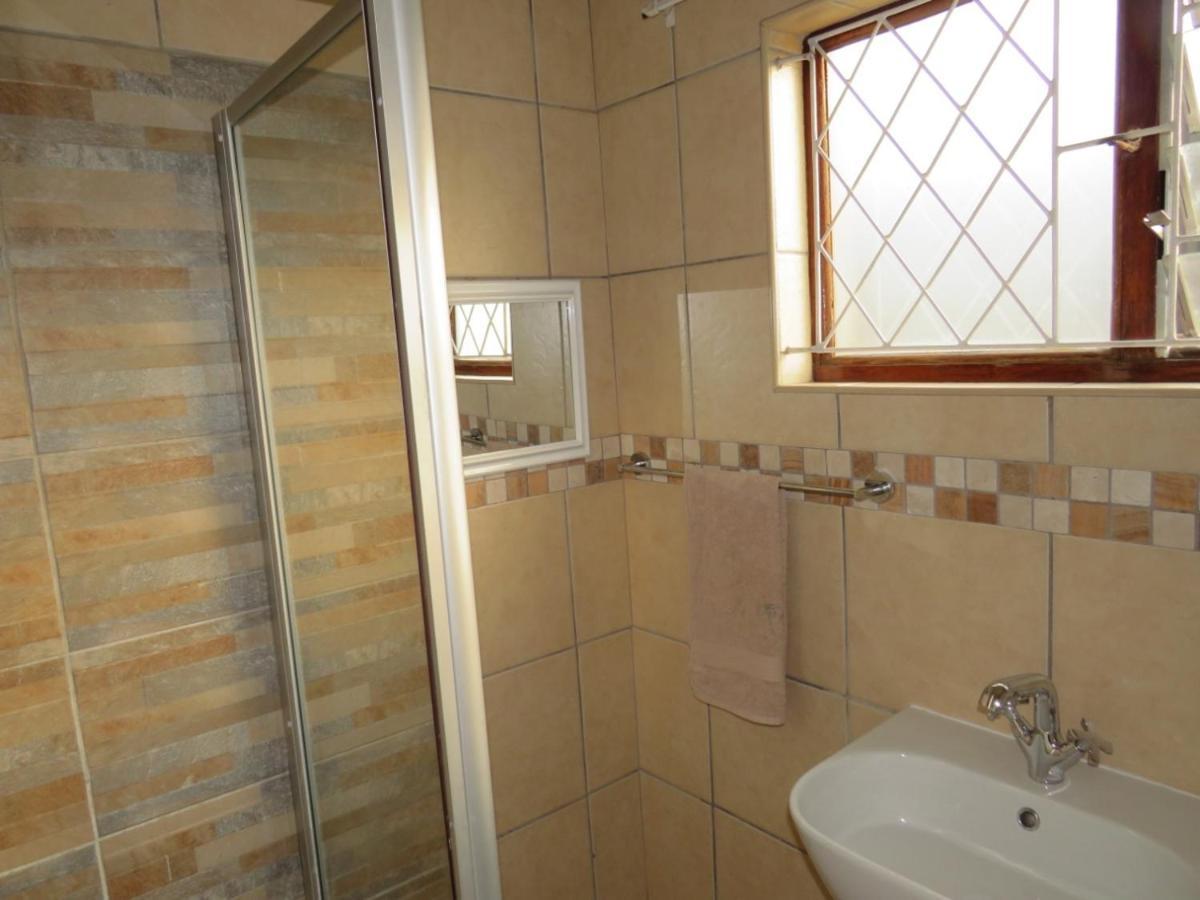 The Musafer Travel Lodge Питърмарицбург Екстериор снимка