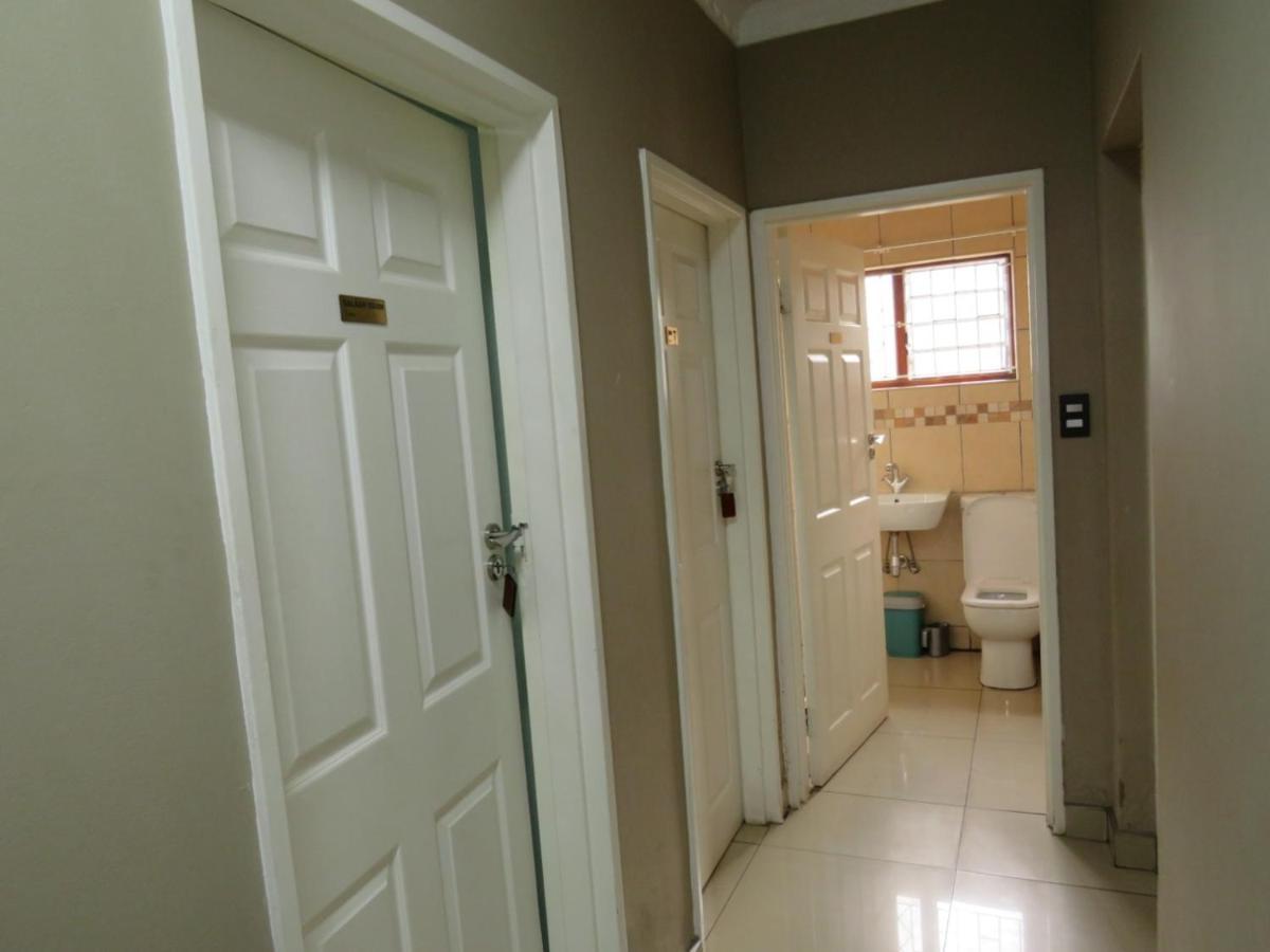 The Musafer Travel Lodge Питърмарицбург Екстериор снимка