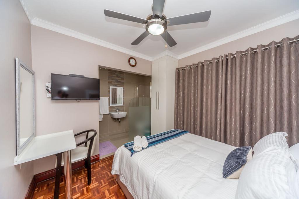 The Musafer Travel Lodge Питърмарицбург Екстериор снимка