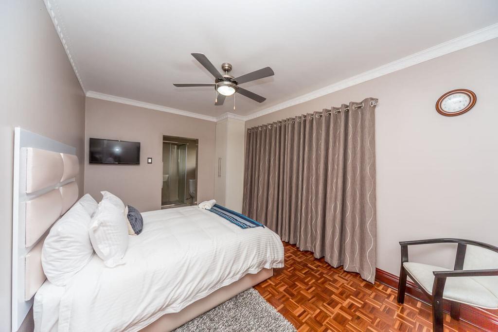 The Musafer Travel Lodge Питърмарицбург Екстериор снимка