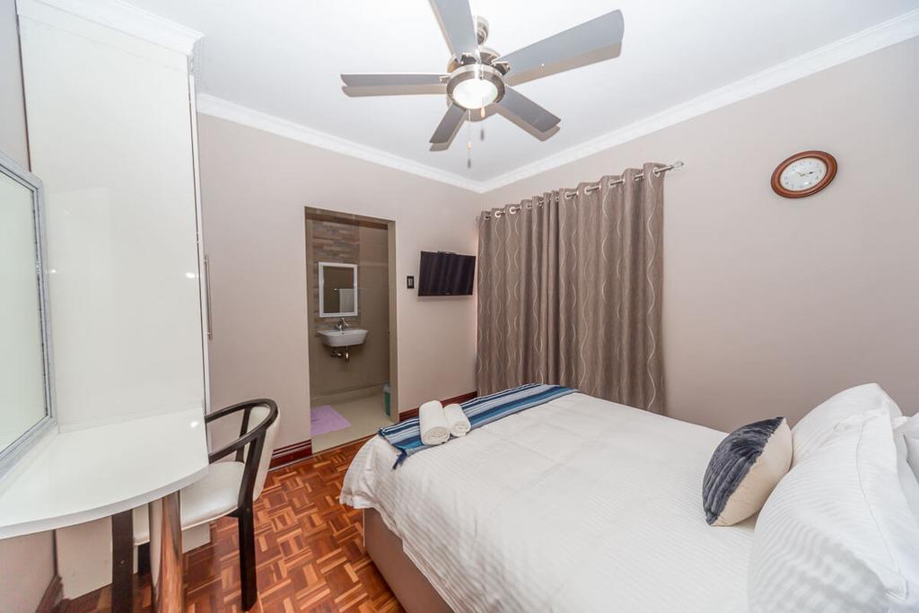 The Musafer Travel Lodge Питърмарицбург Екстериор снимка
